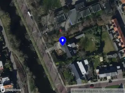 Politie met grote spoed naar de Grachtweg in Zierikzee vanwege steekincident