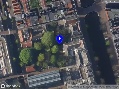 Brandweer met gepaste spoed naar de Noordeinde in Leiden vanwege wateroverlast