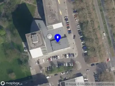 Ambulance met grote spoed naar de Thomas Mannplaats in Rotterdam