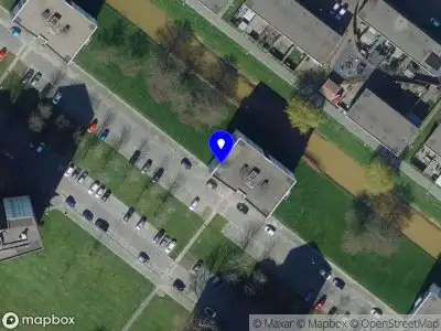 Ambulance met grote spoed naar de Park Vossendijk in Hoogvliet Rotterdam