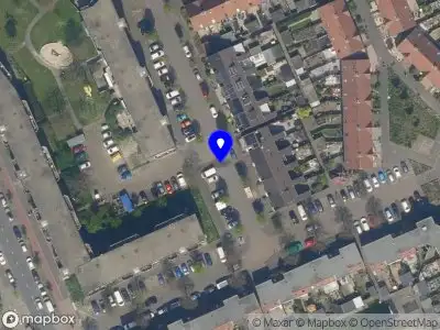 Ambulance met grote spoed naar de Kluwerij in Maassluis