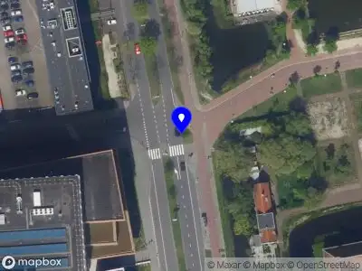 Ambulance met grote spoed naar de Darwinweg in Leiden