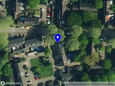 Brandweer met gepaste spoed naar de Bertha von Suttnerweg in Epe vanwege stankoverlast