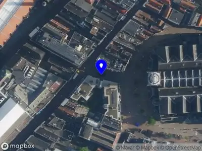 Ambulance naar de Wijde Kerksteeg in Amsterdam