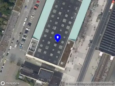 Ambulance met gepaste spoed naar de Boerhaavestraat in Rotterdam