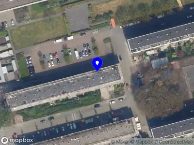 Ambulance met grote spoed naar de De Klerkstraat in Rotterdam