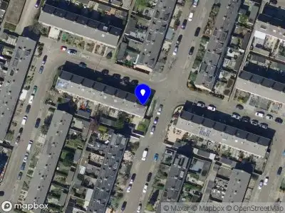 Ambulance met grote spoed naar de Van Eedenstraat in Ridderkerk