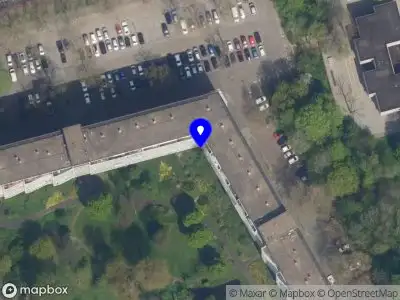 Ambulance met grote spoed naar de Curieplaats in Rotterdam