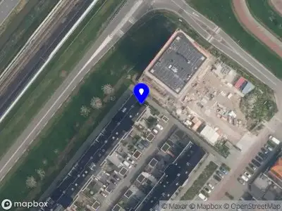 Ambulance met grote spoed naar de Berlagezoom in Bergschenhoek