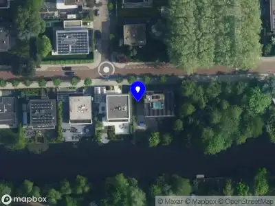 Ambulance met grote spoed naar de Ouborg in Amsterdam