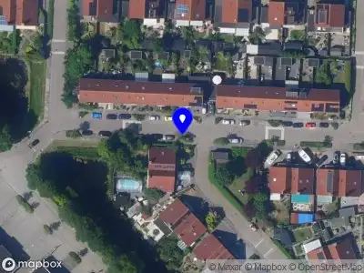 Brandweer met grote spoed naar de Slotermeerstraat in Lelystad vanwege afhijsen patient