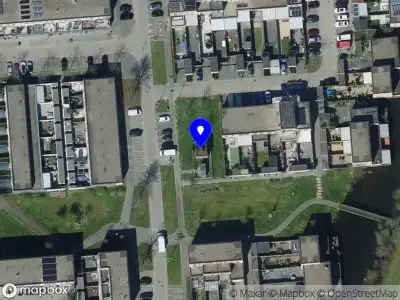 Ambulance met grote spoed naar de Chris van Abkoudehof in Rotterdam