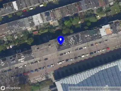 Ambulance met gepaste spoed naar de Stationssingel in Rotterdam