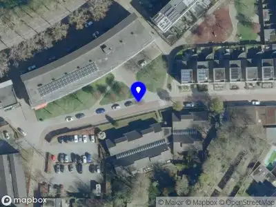 Brandweer met grote spoed naar de Schaarhuispad in 's-Hertogenbosch vanwege voertuigbrand