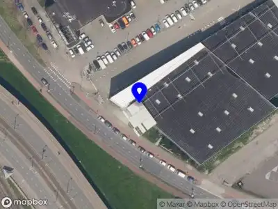 Ambulance met grote spoed naar de Korte Stadionweg in Rotterdam