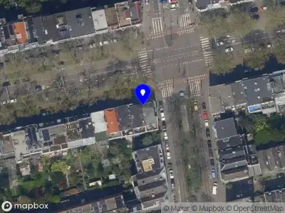 Ambulance met grote spoed naar de Mathenesserlaan in Rotterdam