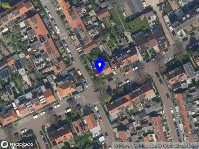 Ambulance met grote spoed naar de Kethelweg in Vlaardingen