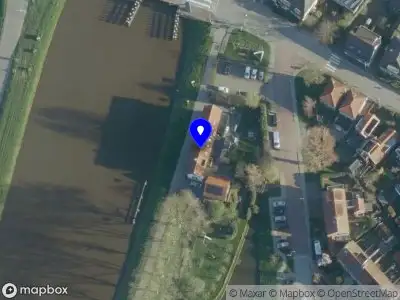 Ambulance met gepaste spoed naar de Kanaaldijk in Arkel