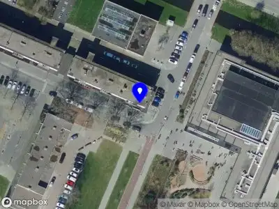 Ambulance met gepaste spoed naar de Manonstraat in Hoogvliet Rotterdam