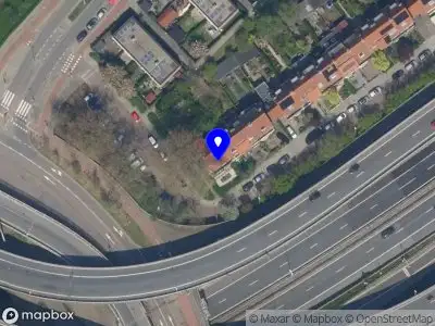 Ambulance met gepaste spoed naar de Schansweg in Rotterdam