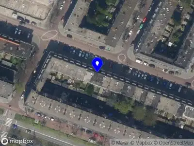 Ambulance met grote spoed naar de Bas Jungeriusstraat in Rotterdam