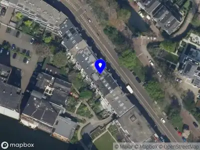 Ambulance met grote spoed naar de Honingerdijk in Rotterdam