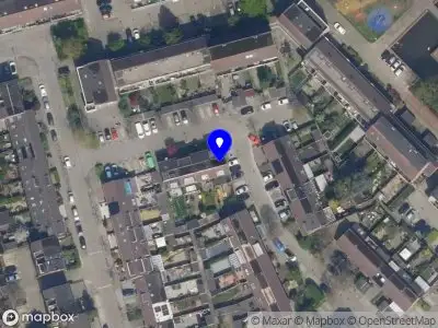 Ambulance met grote spoed naar de Marseillehof in Rotterdam