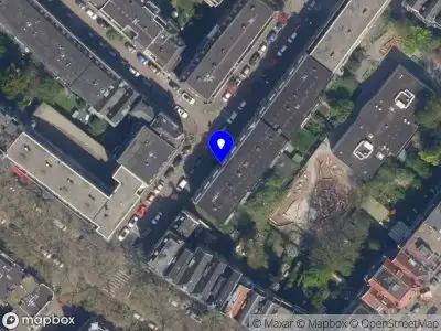 Ambulance met gepaste spoed naar de Willebrordusstraat in Rotterdam