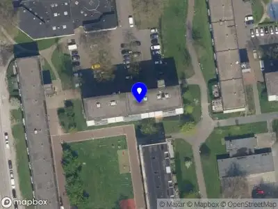 Ambulance met gepaste spoed naar de Bart Verhallenplein in Schiedam