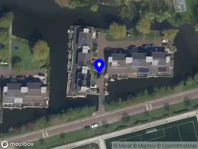 Ambulance met gepaste spoed naar de Rinus Terlouwstraat in Rotterdam