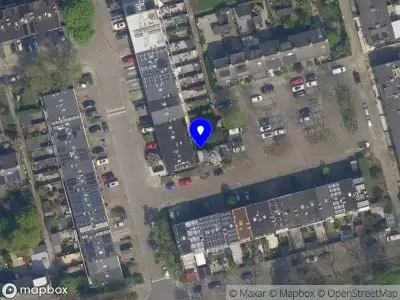 Ambulance met grote spoed naar de Sierbloem in Rotterdam