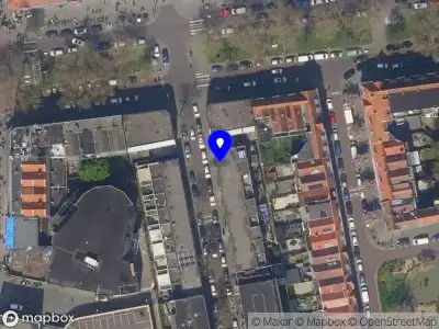 Ambulance met grote spoed naar de Beverstraat in Rotterdam