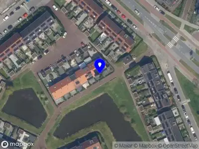 Ambulance met grote spoed naar de De Groot Stiffryplantsoen in Rotterdam