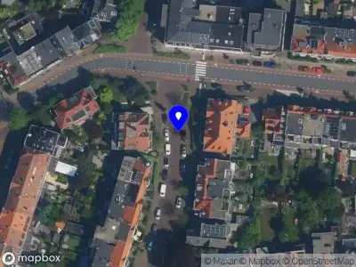 Ambulance met grote spoed naar de Stolbergstraat in Haarlem