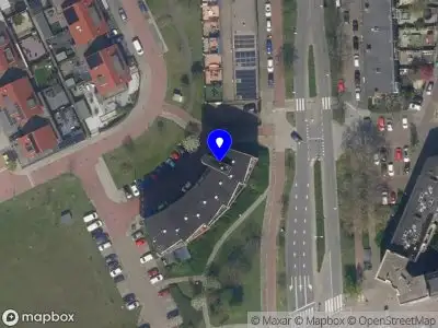 Ambulance met grote spoed naar de Vlaardingerdijk in Schiedam