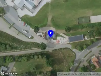 Ambulance met grote spoed naar de Velkenskamp in Heel