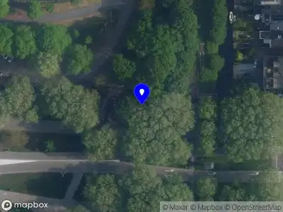 Ambulance met grote spoed naar de Bosbaanweg in Amstelveen