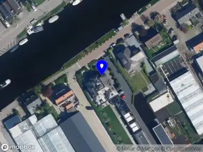 Ambulance met grote spoed naar de Leimuiderdijk in Rijsenhout