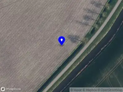 Brandweer met gepaste spoed naar de Westerhornseweg in Usquert vanwege waarnemen gaslucht