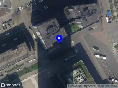 Ambulance met grote spoed naar de Gedempte Zalmhaven in Rotterdam