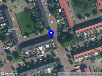 Ambulance met grote spoed naar de Willem Bartjenshof in Amsterdam