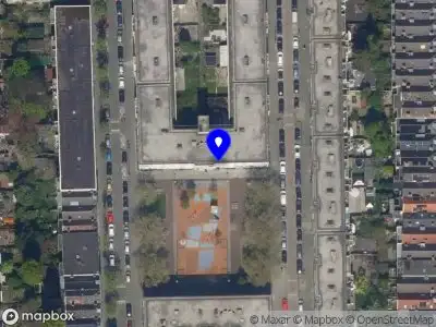 112 melding Ambulance met grote spoed naar de Van der Poelstraat in Rotterdam