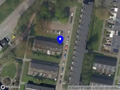 Ambulance met grote spoed naar de Dreischorstraat in Rotterdam