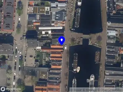 Ambulance met gepaste spoed naar de Voorhaven in Rotterdam