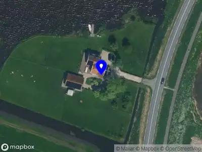 Brandweer met grote spoed naar de Zeedijk in Zuiderwoude vanwege voertuigbrand