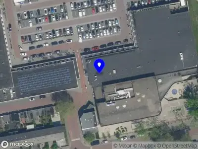 Ambulance met grote spoed naar de Gibraltar in Zaandam