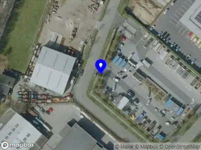 Brandweer met gepaste spoed naar de Nijverheidsweg in Geleen