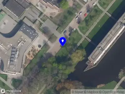 Ambulance met grote spoed naar de Mahlersingel in Rotterdam