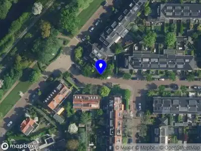 Ambulance met gepaste spoed naar de Van der Hoochlaan in Amstelveen