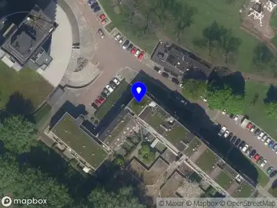 Ambulance met grote spoed naar de Charloisse Hoofd in Rotterdam